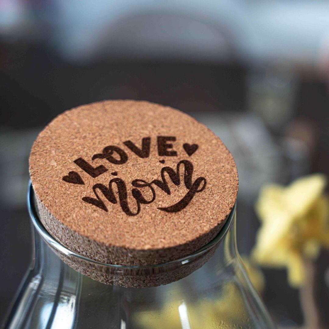 LOVE MOM' terrarium Drop XL + gegraveerde kurk - Fles terrarium DIY kit – Ø 24 cm ↑ 37 cm - Moederdag