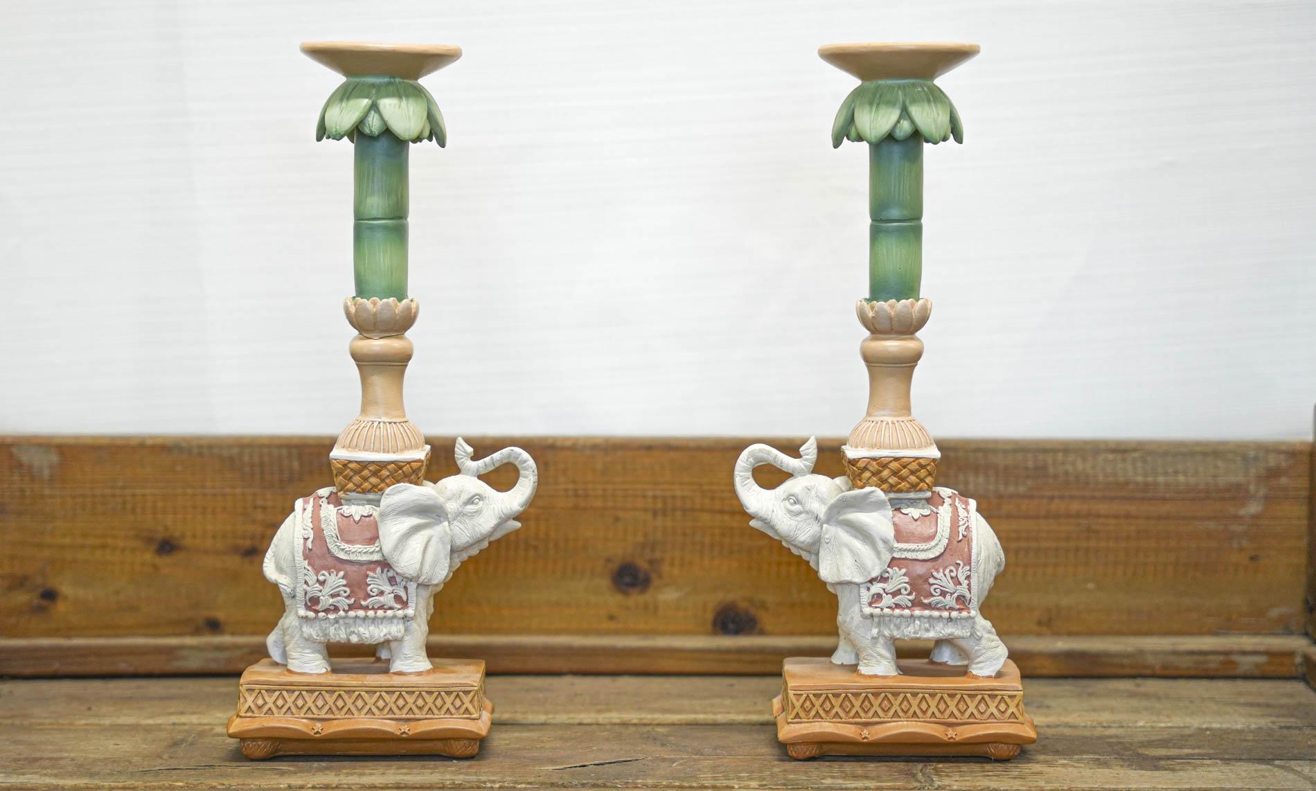 Kerzenständer – Elefantenmotiv, rosa/grün – Polyresin – 34,50 cm