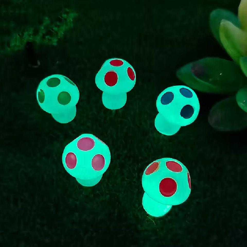 Brilla en la oscuridad - Setas - Multicolor - ↑ 2 cm - 8 unidades